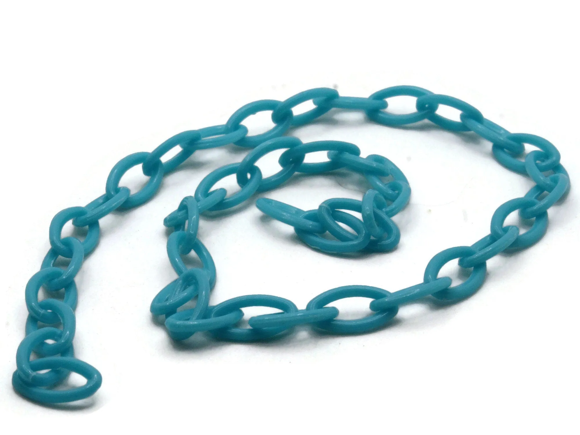 15.75 Inch Bright Sky Blue Plastic Oval Chain - 40cm Chain - 13x8mm Links