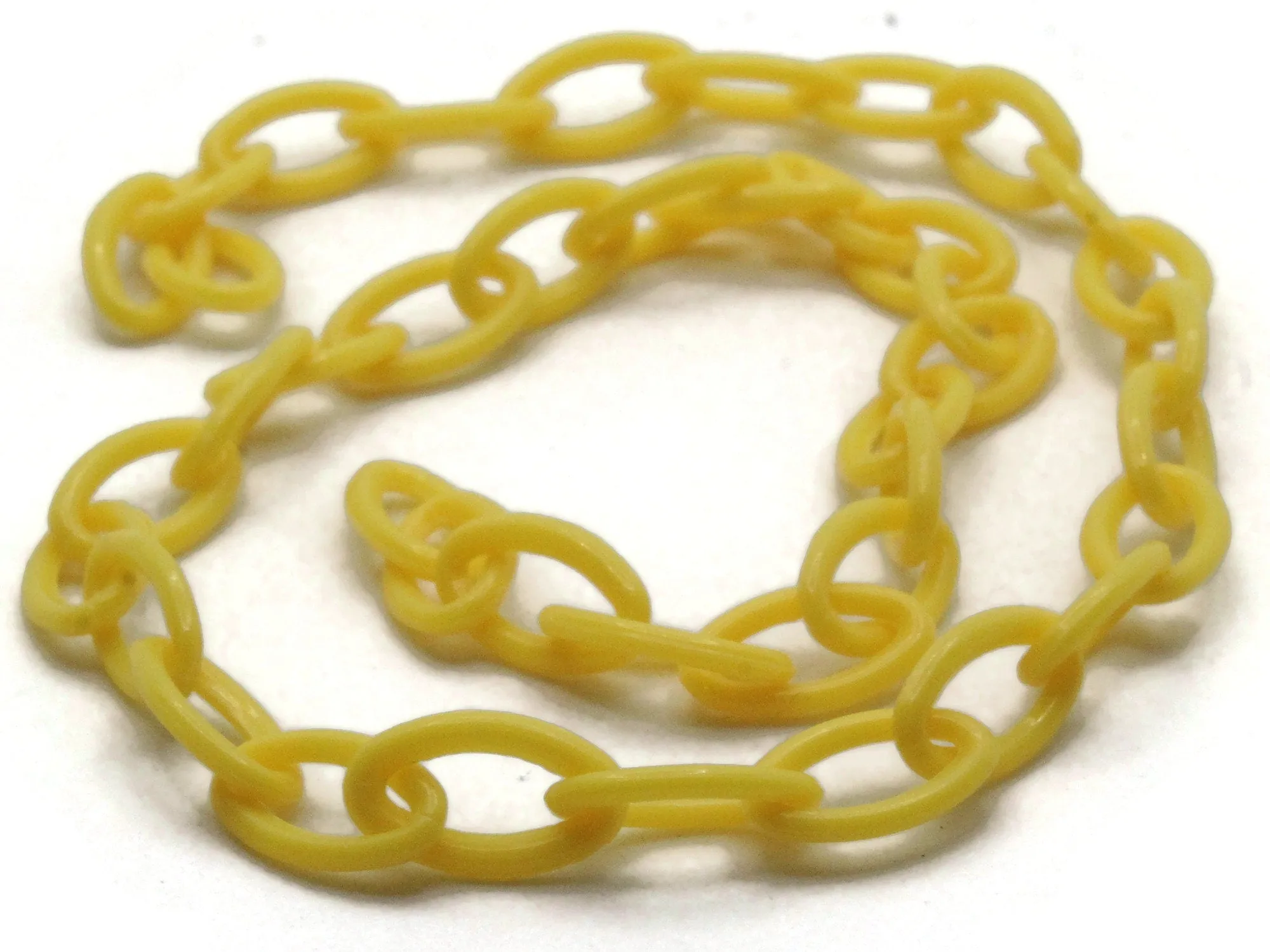 15.75 Inch Yellow Plastic Oval Chain - 40cm chain - 13x8mm links