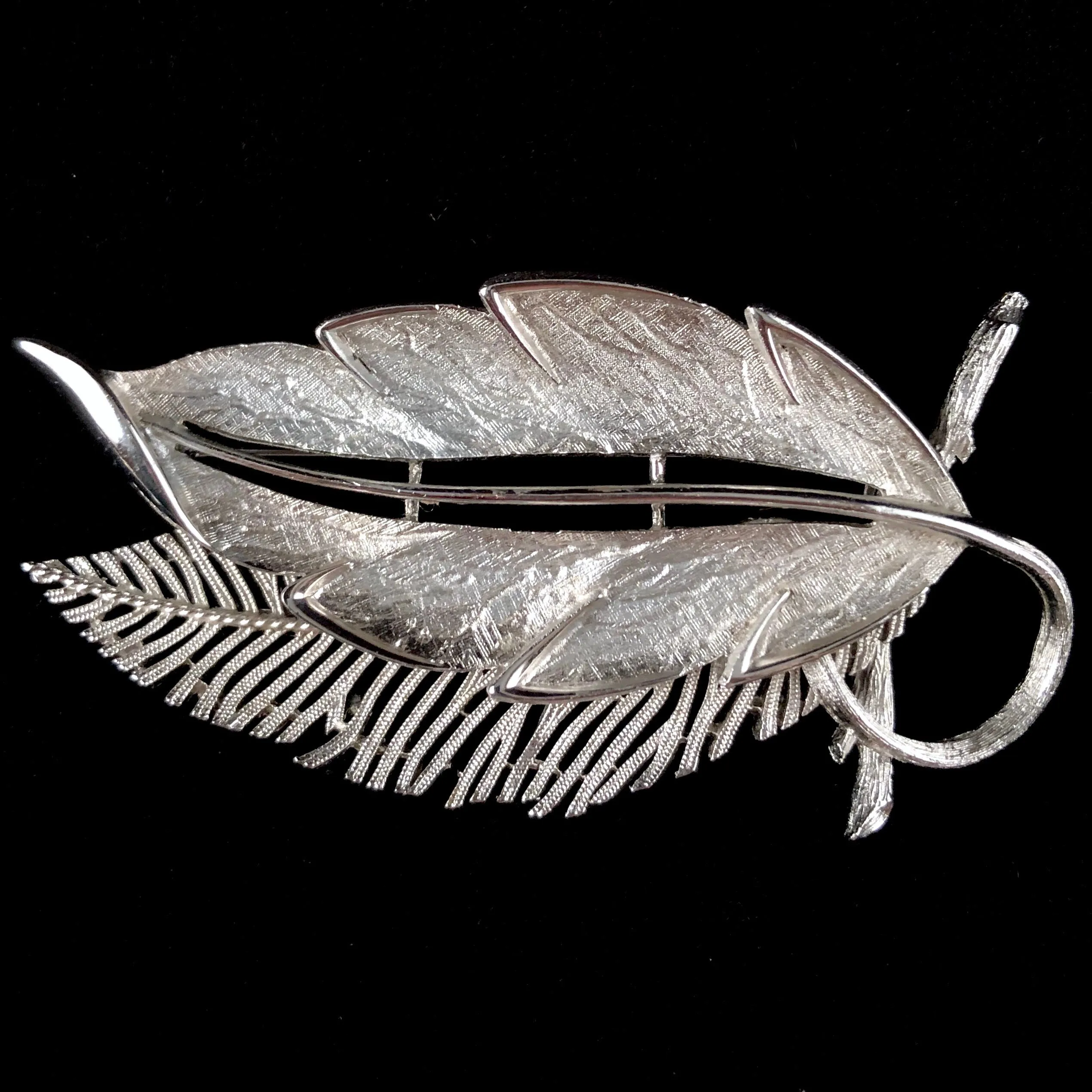 1960s Lisner Silver-Tone Leaf Brooch