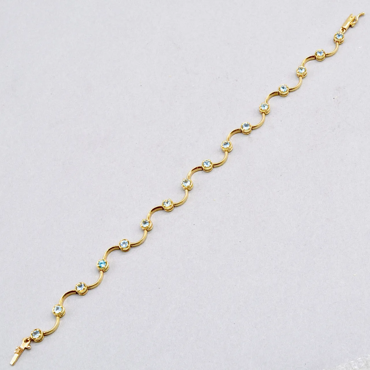 9ct Yellow Gold Aquamarine Wave Design Link Bracelet (1.60 Carats)