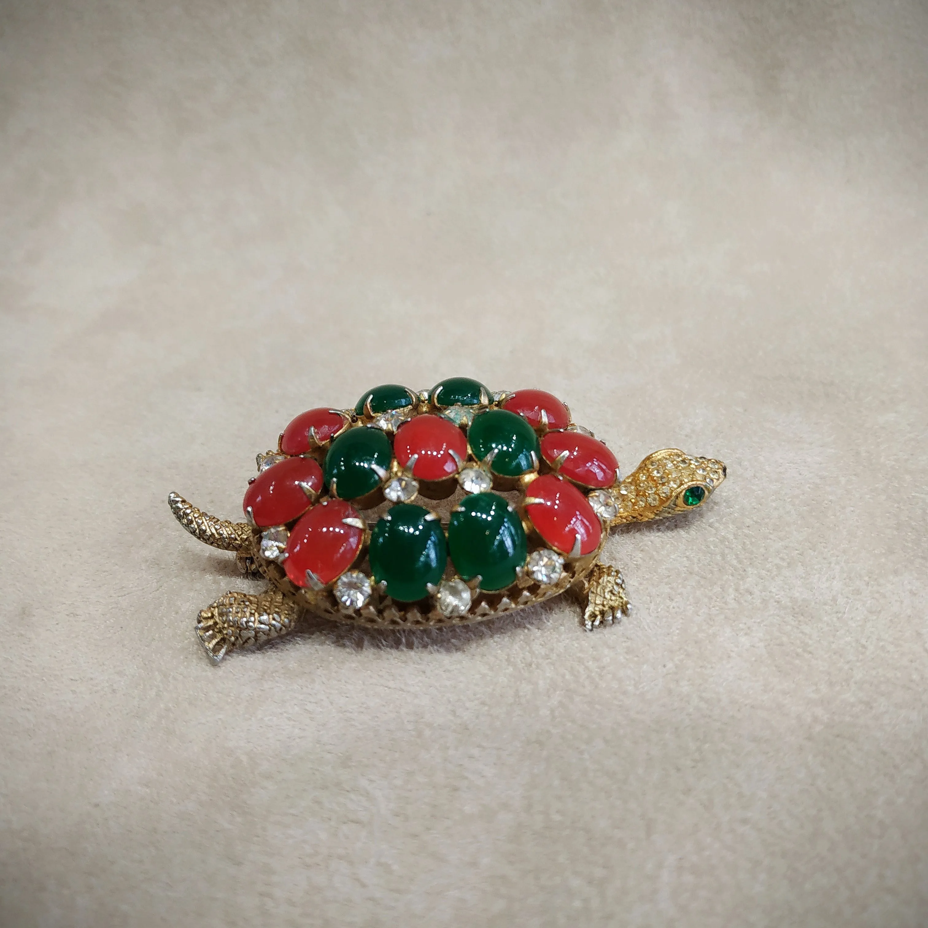 Brania Mimi Di N Vintage Gold Green Red Tortoise Brooch