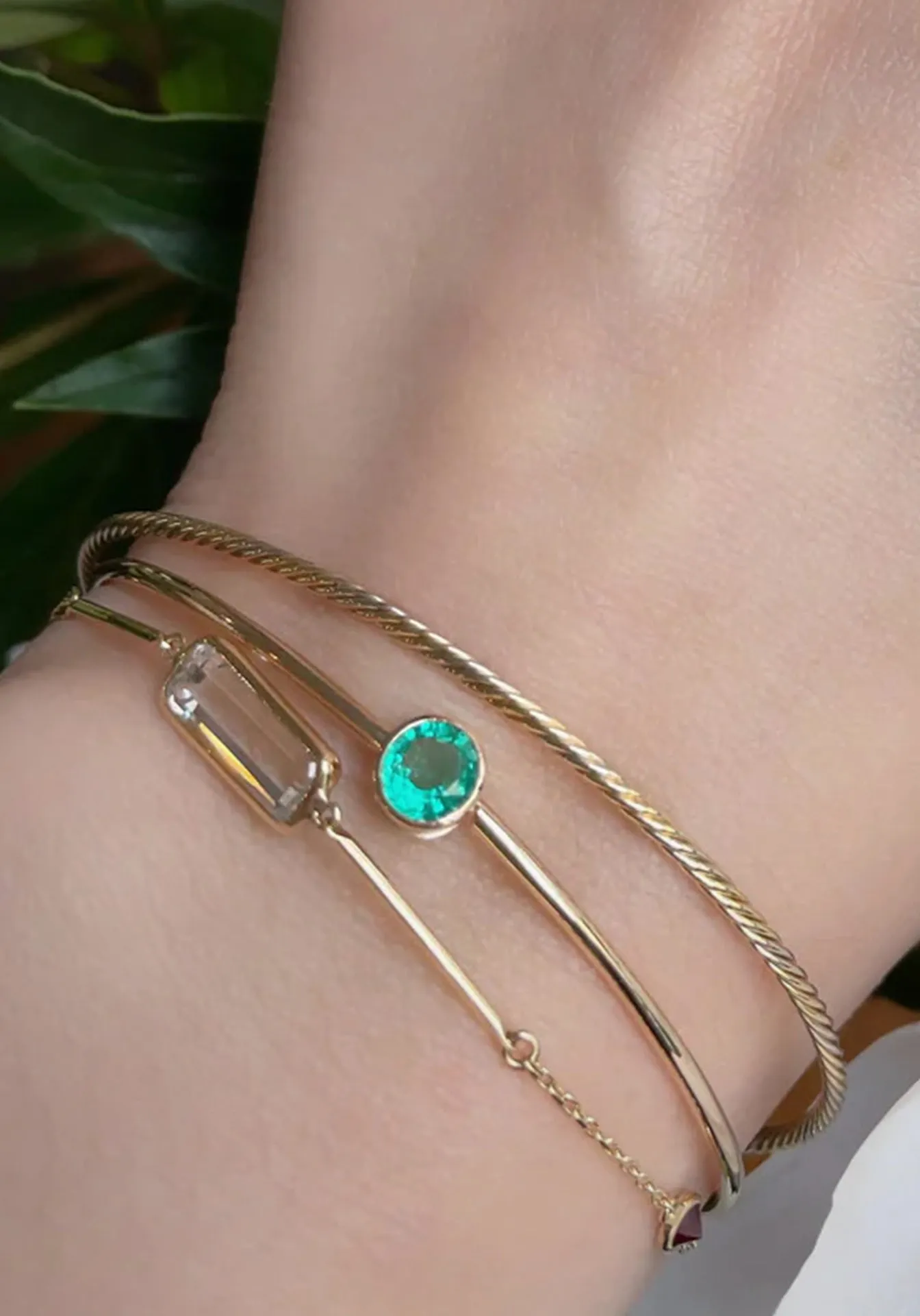 Eternity, 18K Yellow Gold   Emerald Bangle