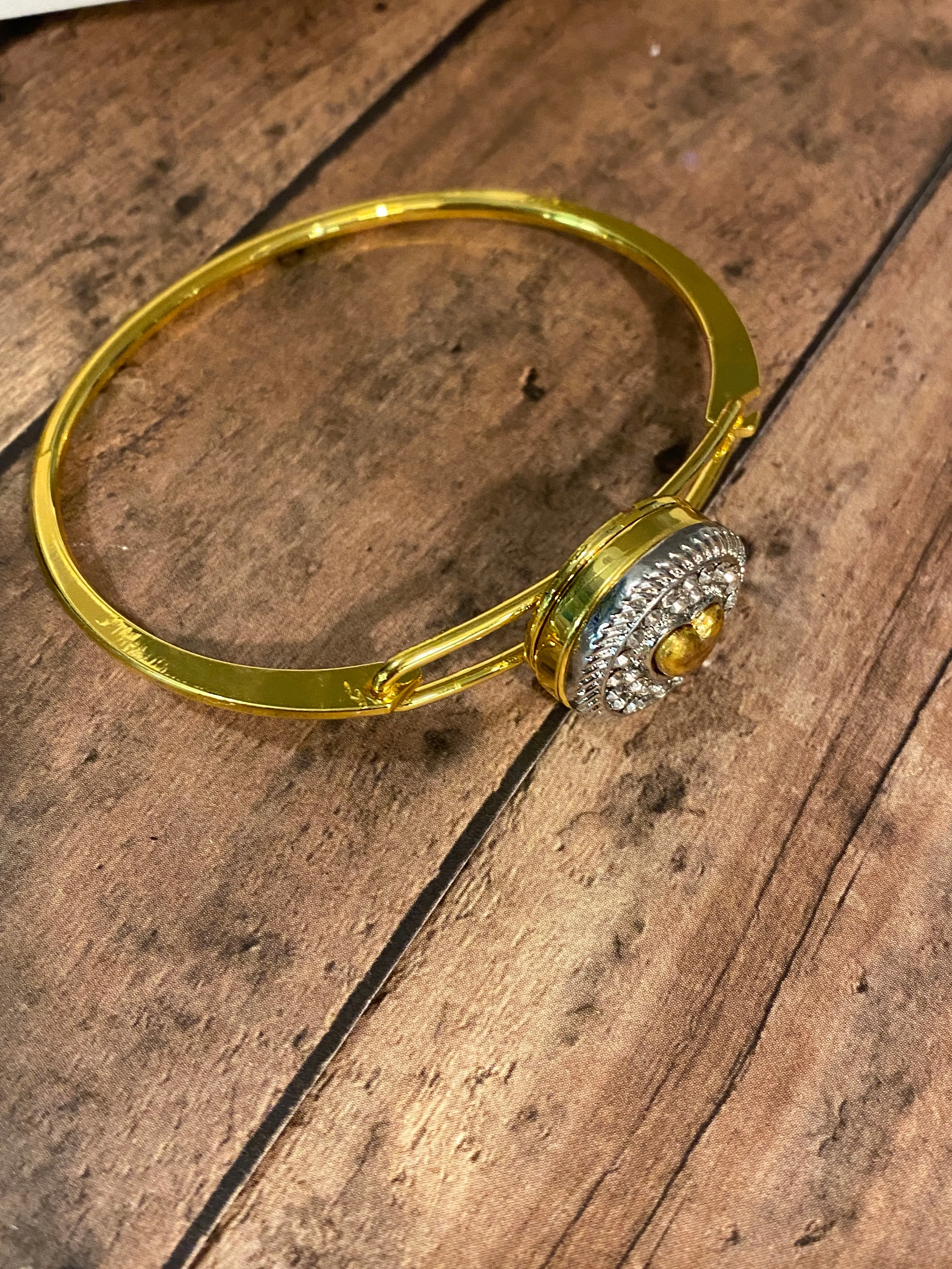 GOLD Snap Bracelet (SBR26)