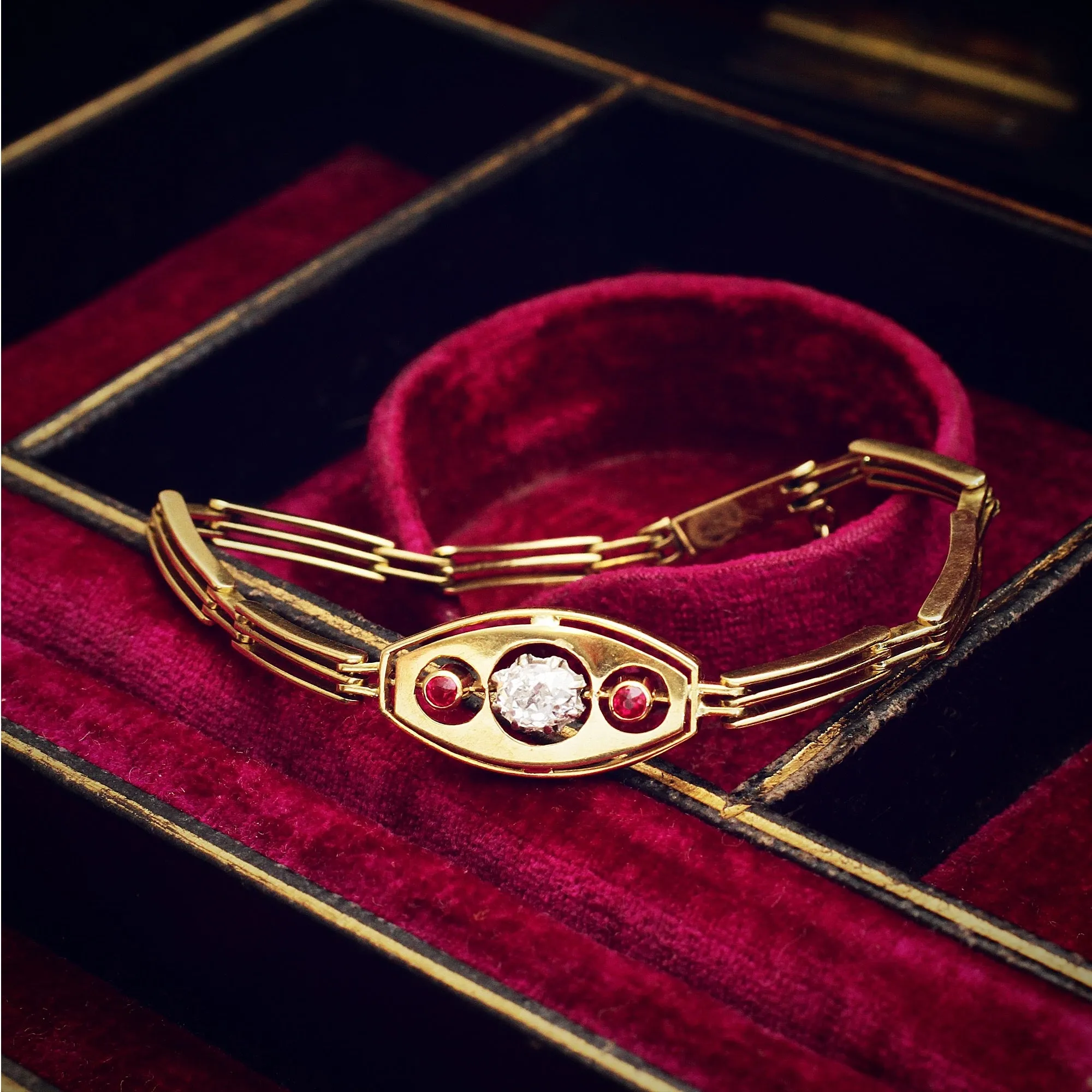 Lovely Quality Vintage Diamond & Ruby 18ct Gold Bracelet