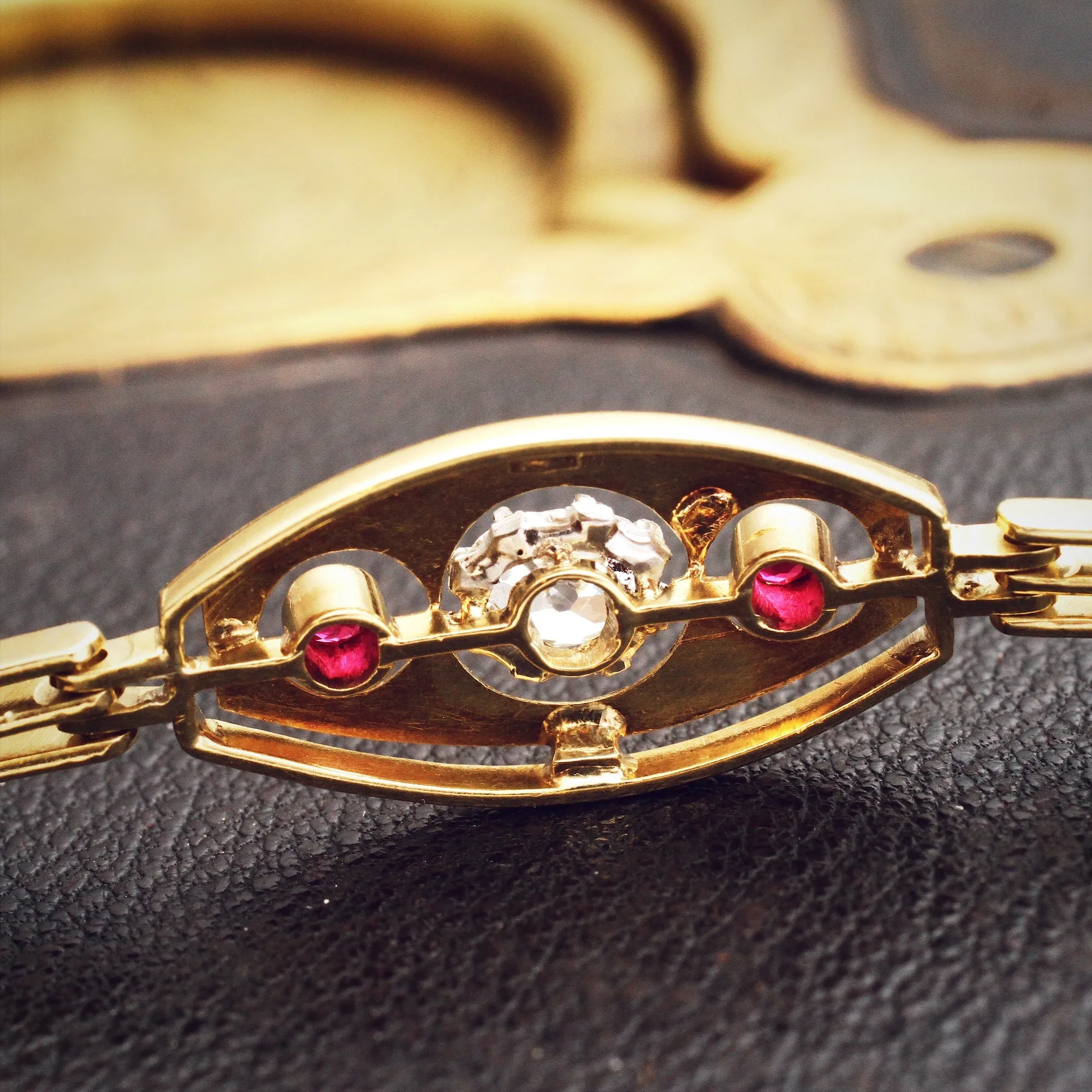 Lovely Quality Vintage Diamond & Ruby 18ct Gold Bracelet