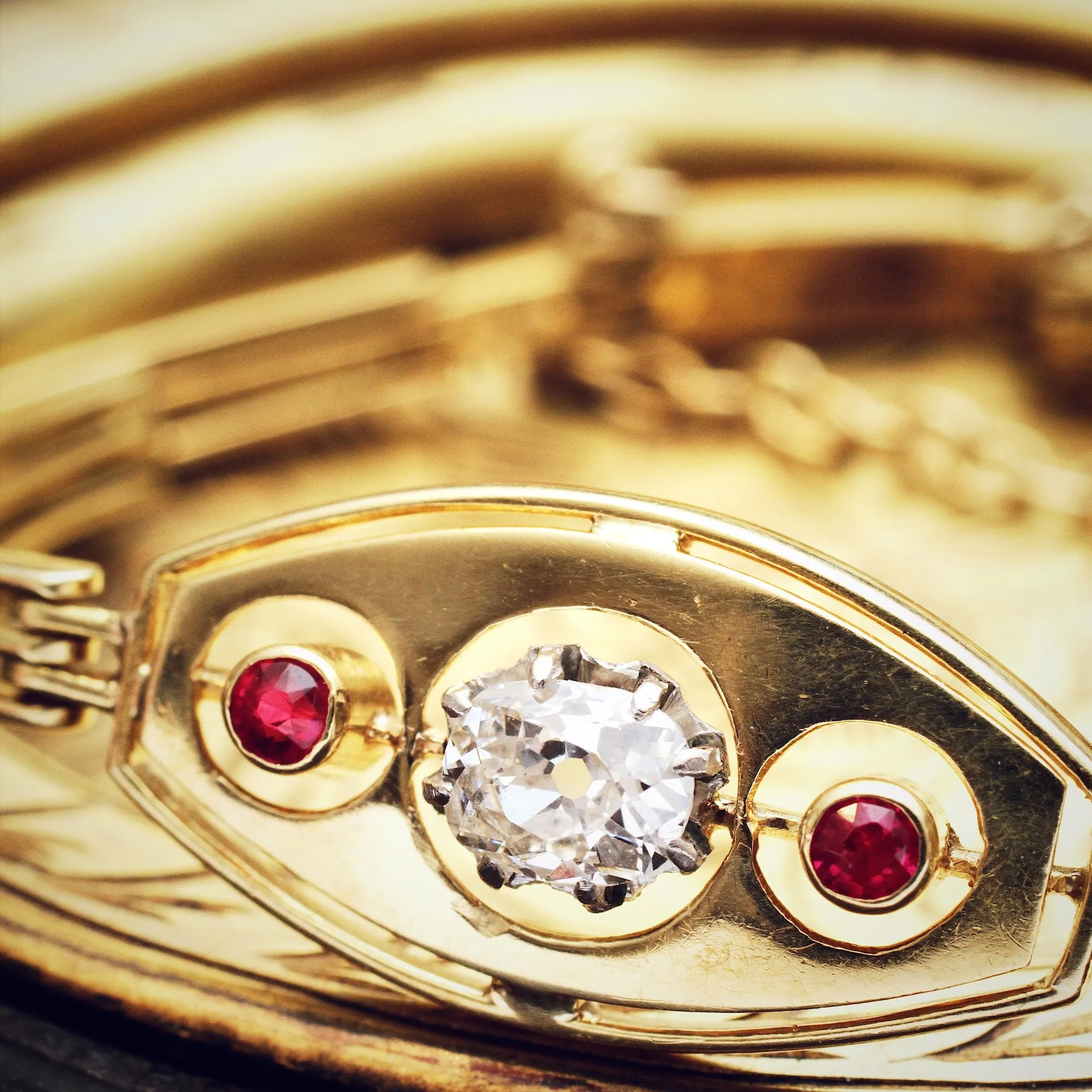 Lovely Quality Vintage Diamond & Ruby 18ct Gold Bracelet