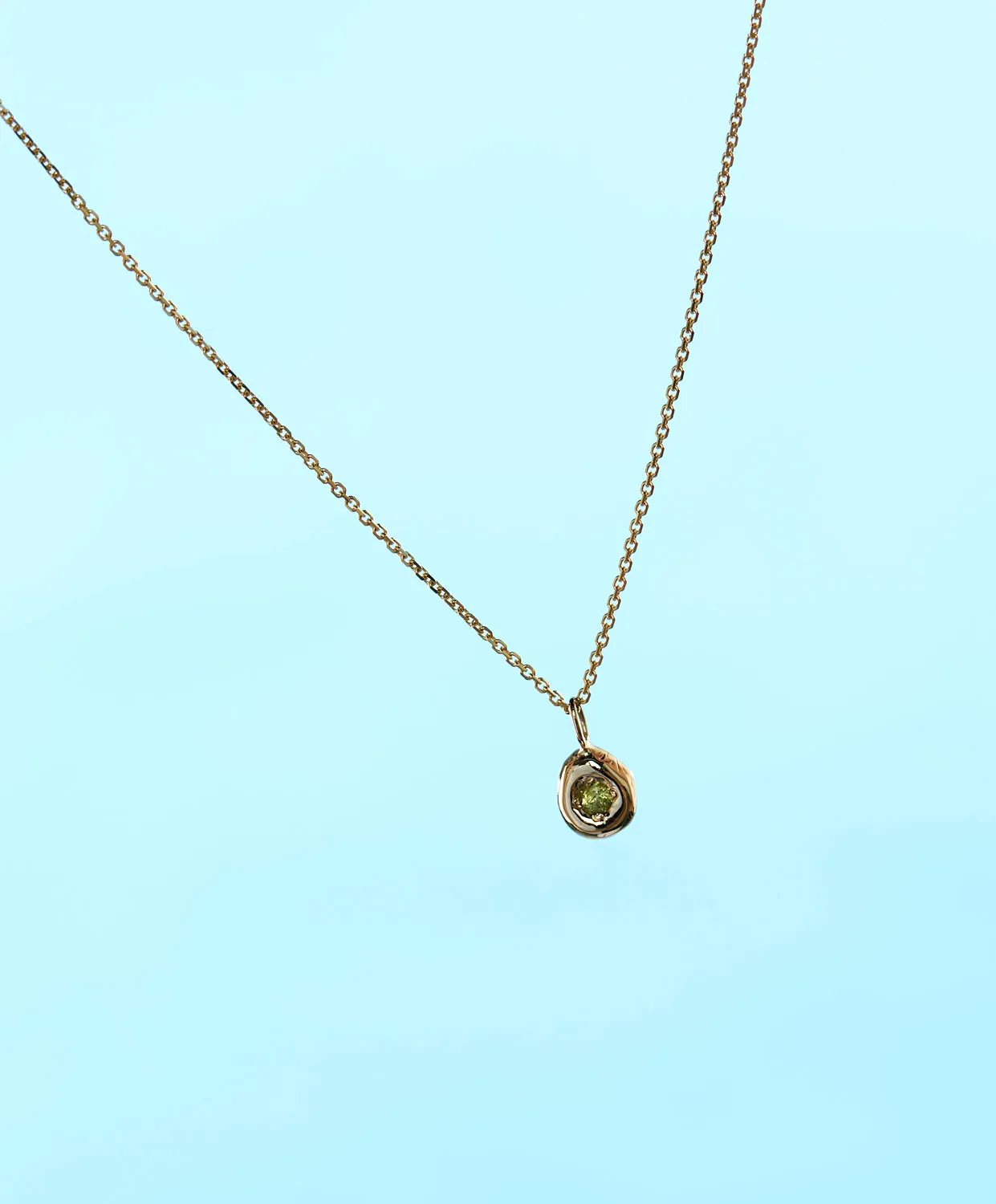 Pebble Stone Drop Pendant | Yellow Gold