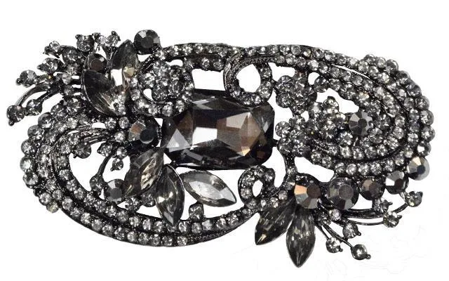 Rhinestone Brooch - Vignette