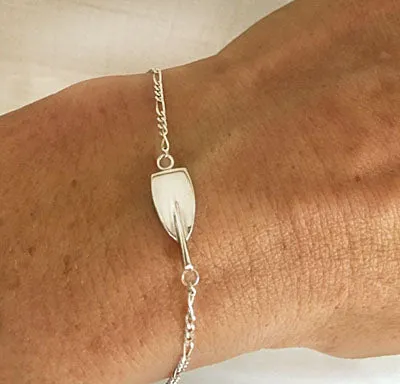 Small Rowing Tulip Oar Blade and Thin Figaro Chain Bracelet