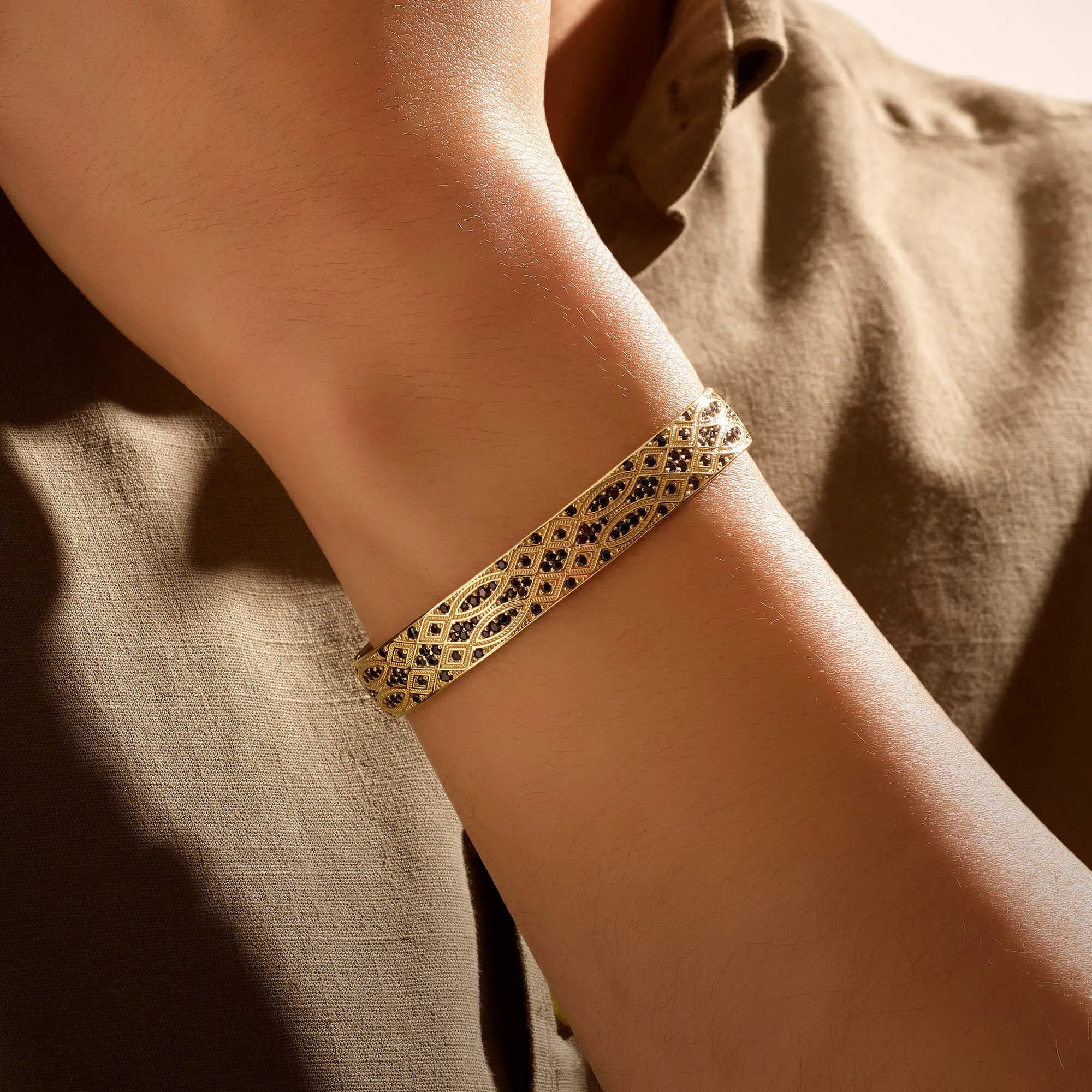 Streamline Cuff in Gold