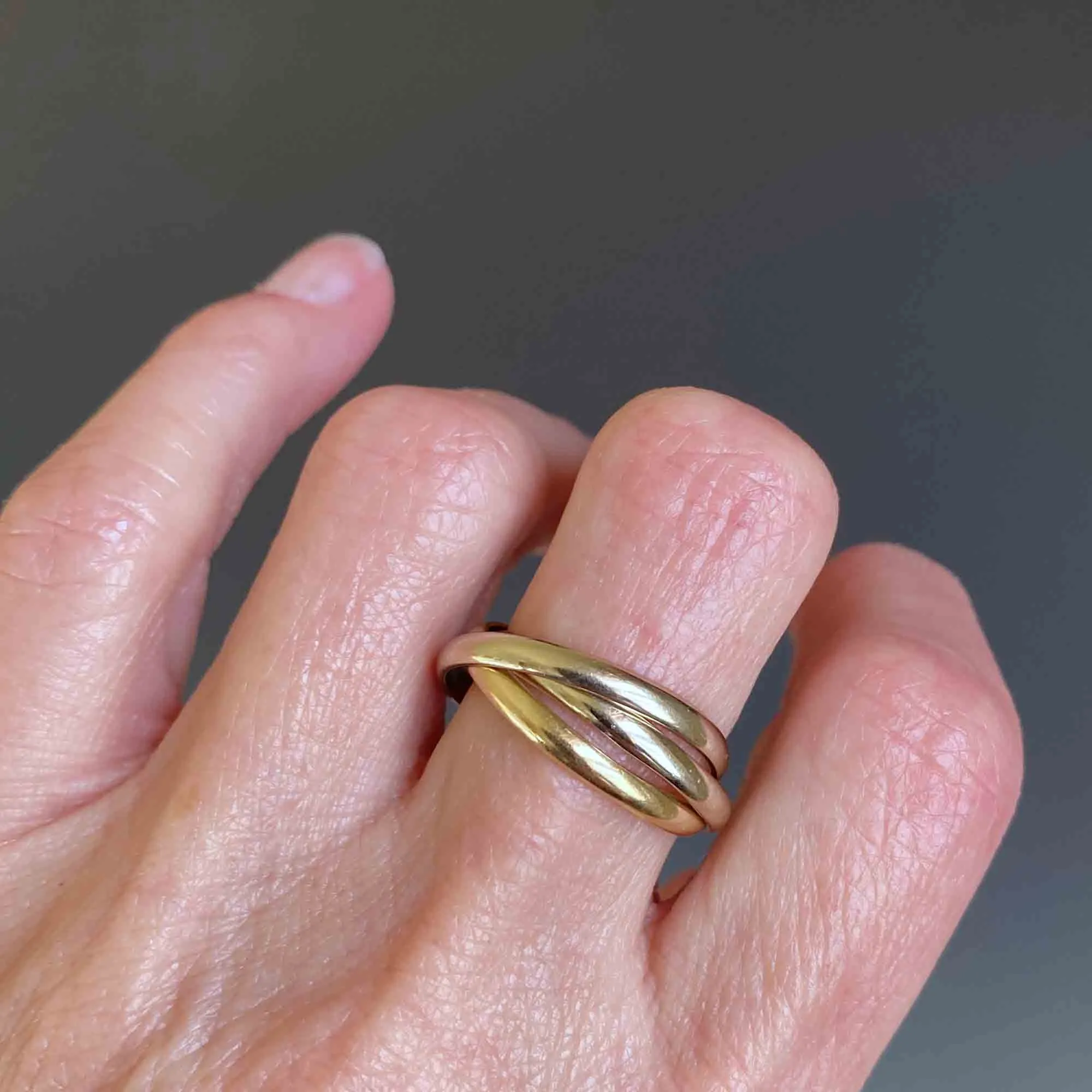 Vintage Trinity 3 Band Rolling Ring in 18K Gold