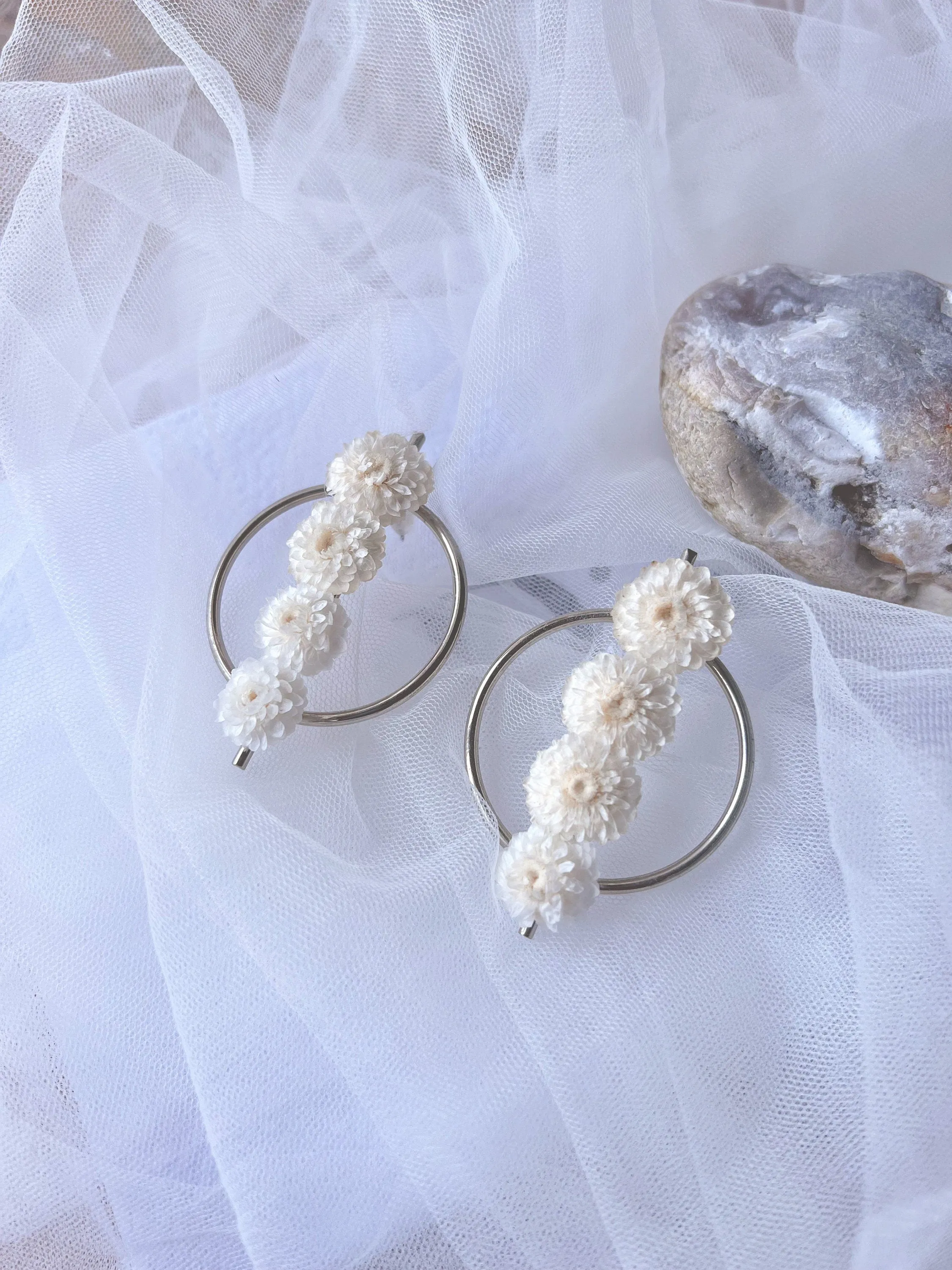 White Dried Flower Earrings, Silver Hoop Earrings, Real Floral Minimalist Earrings, Circle Wedding Earrings, Minimal Accessories